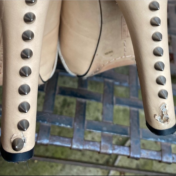 Vince Camuto Jamma Spiked Bow Studs Platform Nude - Picture 7 of 7